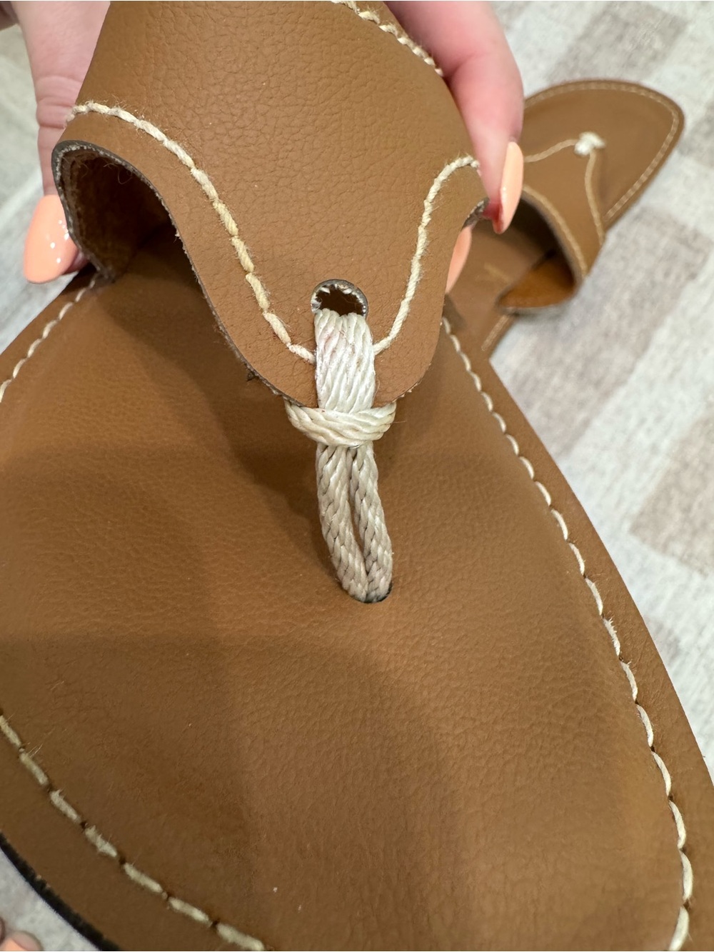 Women's Kino Tan Leather Thong Sandals with Contrast Stitching - Picture 7 of 7